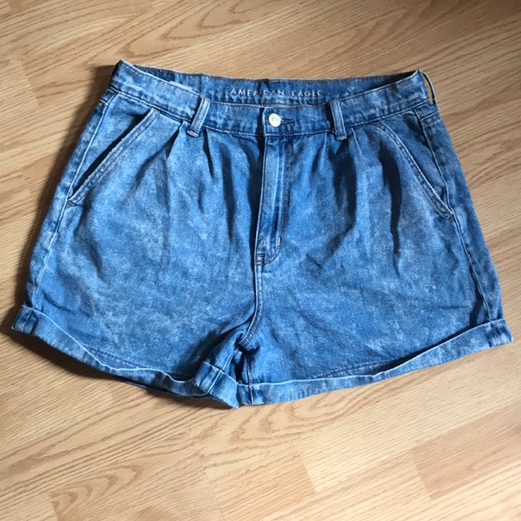 American Eagle Outfitters Pants - American Eagle Size 12 Mom Jean Shorts